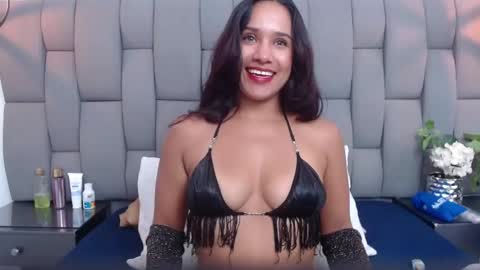 Snapshot of emilysweet2 chatting on 10.23.25 emilysweet online show from 10.23.25