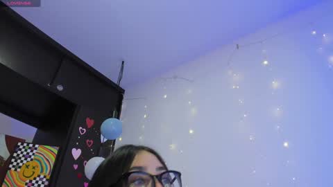 Snapshot of emilytafur chatting on 01.09.25 Emy online show from 01.09.25