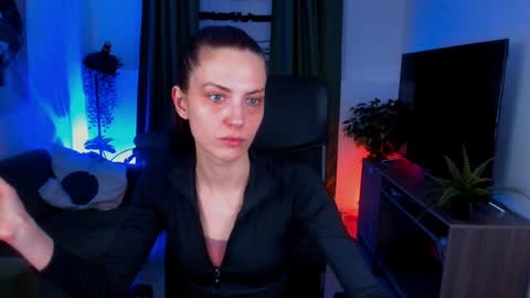 Snapshot of emilywiled chatting on 01.04.25 Emily online show from 01.04.25