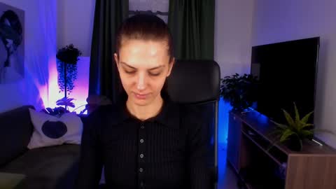Snapshot of emilywiled chatting on 01.05.25 Emily online show from 01.05.25