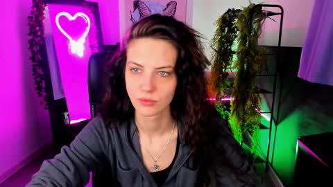 Snapshot of emilywiled chatting on 01.29.25 Emily online show from 01.29.25