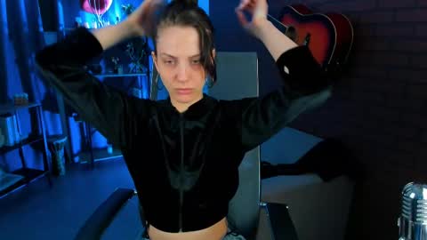 Snapshot of emilywiled chatting on 03.07.25 Emily online show from 03.07.25