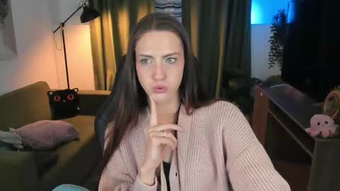 Snapshot of emilywiled chatting on 10.14.25 Emily online show from 10.14.25