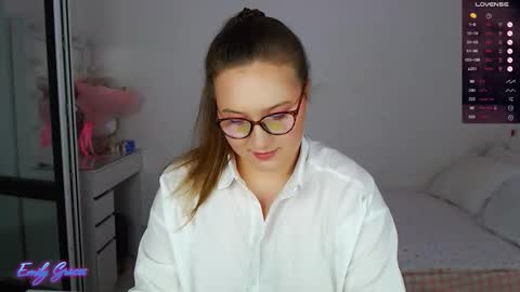 Snapshot of emilyxgrasez chatting on 09.14.25 Emily online show from 09.14.25