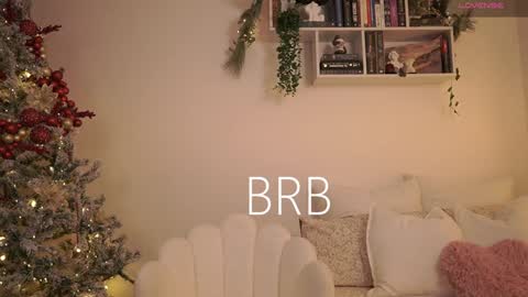 Snapshot of emilyxrose_ chatting on 12.14.24 IG thickemmsss online show from 12.14.24