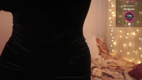 Snapshot of emilyxrose_ chatting on 02.06.25 IG thickemmsss online show from 02.06.25