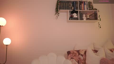 Snapshot of emilyxrose_ chatting on 02.07.25 IG thickemmsss online show from 02.07.25