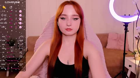 Snapshot of emma_chery chatting on 12.12.24 Emma online show from 12.12.24