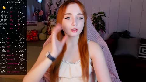 Snapshot of emma_chery chatting on 12.17.24 Emma online show from 12.17.24