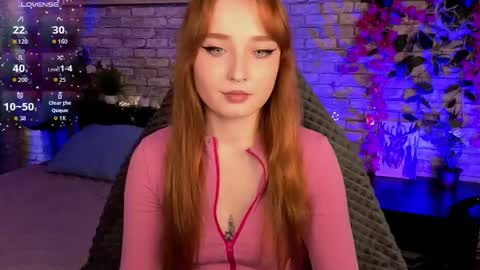 Snapshot of emma_chery chatting on 09.12.25 Emma online show from 09.12.25