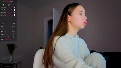 Snapshot of emma_clon chatting on 09.14.25 Emma online show from 09.14.25