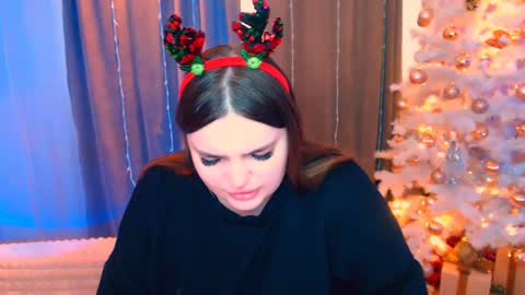 Snapshot of emma_dorn chatting on 12.26.24 Eva online show from 12.26.24