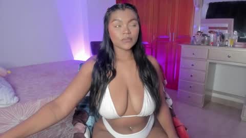 Snapshot of emma_rules99 chatting on 09.17.25 Emma online show from 09.17.25