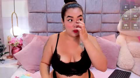 Snapshot of emma_stoonne chatting on 11.26.25 Emma online show from 11.26.25