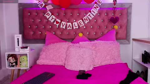Snapshot of emma_wilder chatting on 02.17.25 neko online show from 02.17.25