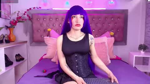 Snapshot of emma_wilder chatting on 10.04.25 neko online show from 10.04.25