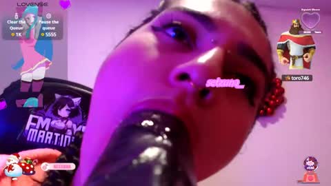 Snapshot of emmaamartinez chatting on 12.17.24 modelo independente online show from 12.17.24