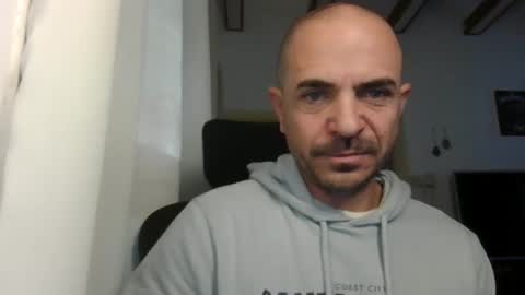 Snapshot of emmagold123 chatting on 12.03.24 Ariel online show from 12.03.24