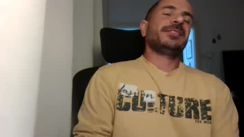 Snapshot of emmagold123 chatting on 12.13.24 Ariel online show from 12.13.24