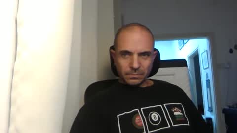 Snapshot of emmagold123 chatting on 12.18.24 Ariel online show from 12.18.24