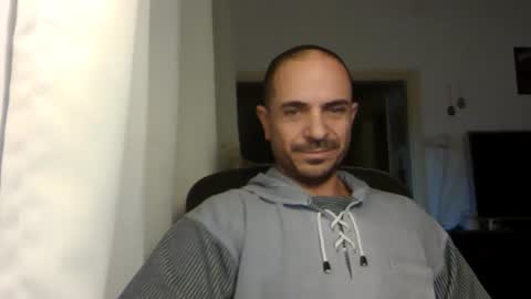 Snapshot of emmagold123 chatting on 12.25.24 Ariel online show from 12.25.24