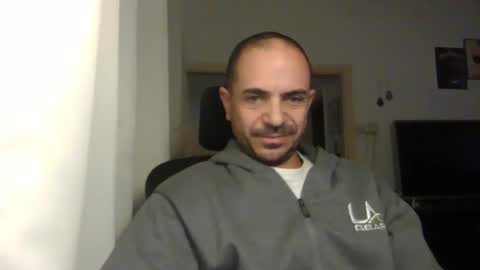 Snapshot of emmagold123 chatting on 12.26.24 Ariel online show from 12.26.24