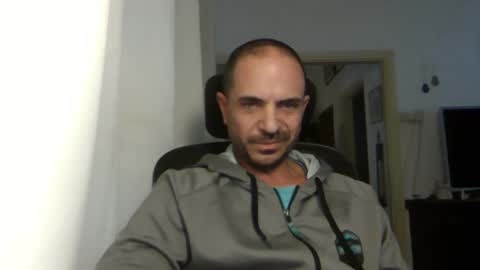 Snapshot of emmagold123 chatting on 12.27.24 Ariel online show from 12.27.24