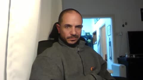 Snapshot of emmagold123 chatting on 01.05.25 Ariel online show from 01.05.25