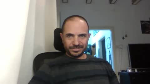 Snapshot of emmagold123 chatting on 02.06.25 Ariel online show from 02.06.25