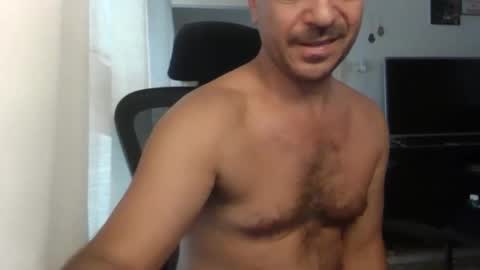 Snapshot of emmagold123 chatting on 09.26.25 Ariel online show from 09.26.25