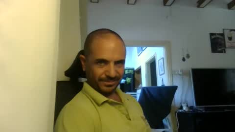 Snapshot of emmagold123 chatting on 10.01.25 Ariel online show from 10.01.25