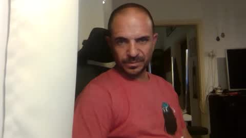 Snapshot of emmagold123 chatting on 10.04.25 Ariel online show from 10.04.25