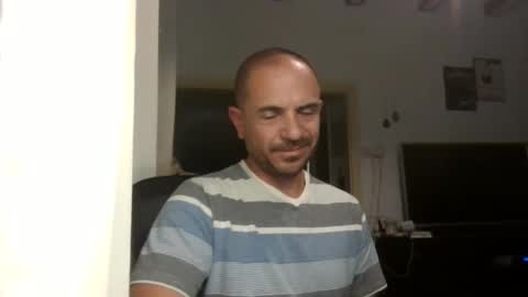 Snapshot of emmagold123 chatting on 10.20.25 Ariel online show from 10.20.25