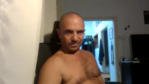 Snapshot of emmagold123 chatting on 10.31.25 Ariel online show from 10.31.25