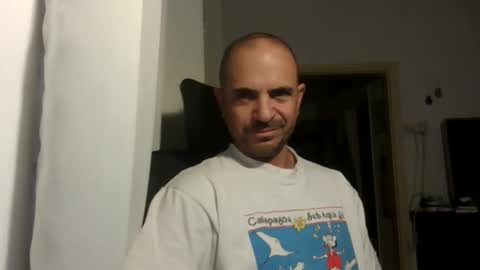 Snapshot of emmagold123 chatting on 11.01.25 Ariel online show from 11.01.25