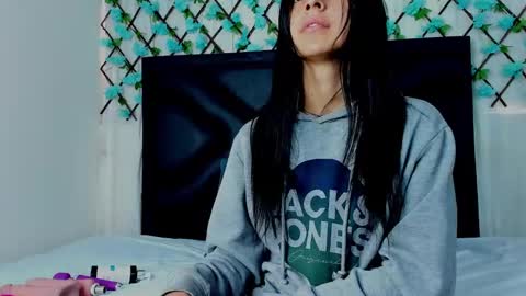  Emma  online show from 01.05.25