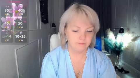 Snapshot of emmmam chatting on 09.23.25 emmmam online show from 09.23.25