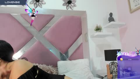 Snapshot of emmymiller1 chatting on 01.25.25 emmymiller1 online show from 01.25.25