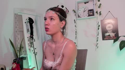 Snapshot of emperatriiiz chatting on 01.20.25 Emperatriz online show from 01.20.25