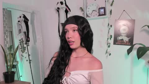 Snapshot of emperatriiiz chatting on 02.04.25 Emperatriz online show from 02.04.25