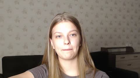Snapshot of emysway chatting on 12.02.24 EmySway online show from 12.02.24