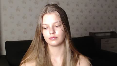 Snapshot of emysway chatting on 12.06.24 EmySway online show from 12.06.24