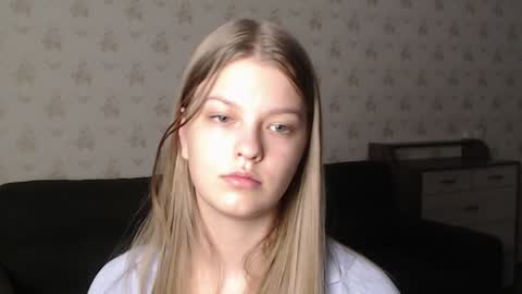 Snapshot of emysway chatting on 12.22.24 EmySway online show from 12.22.24