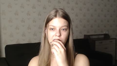 Snapshot of emysway chatting on 12.28.24 EmySway online show from 12.28.24