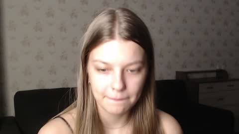 Snapshot of emysway chatting on 12.28.24 EmySway online show from 12.28.24
