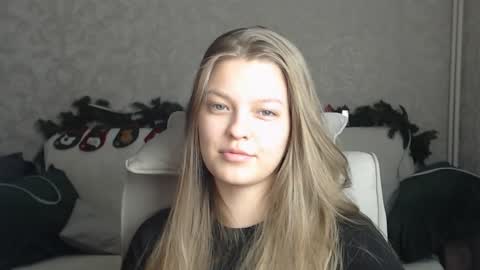 Snapshot of emysway chatting on 01.28.25 EmySway online show from 01.28.25