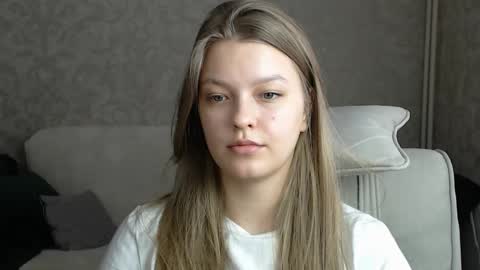 Snapshot of emysway chatting on 02.14.25 EmySway online show from 02.14.25