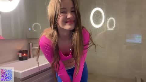 Mia online show from 02.07.25