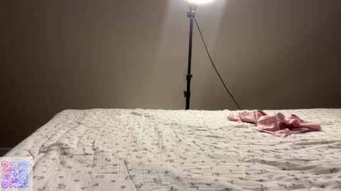 Mia online show from 02.12.25