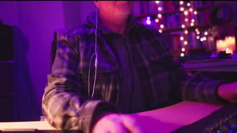 Snapshot of energybra chatting on 01.10.25 uk online show from 01.10.25